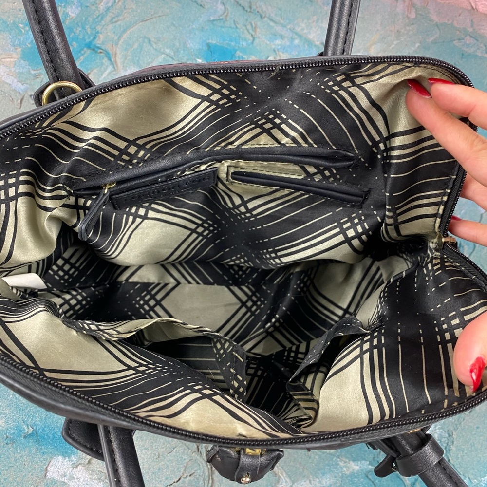 London Fog Handbag 👜 - Picture 9 of 12
